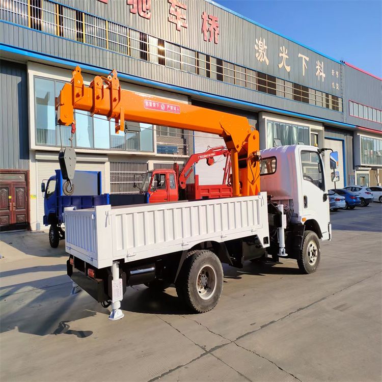 丛台区三轮随车吊定制 农用改装机自备吊中瑞长期出售